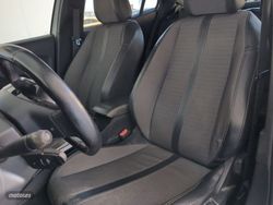Peugeot 2008 BlueHDi 110 Allure Pack 81 kW (110 CV) - Miniatura 22