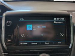 Peugeot 2008 PureTech 110 S&S Allure 81 kW (110 CV) - Miniatura 19