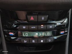 Peugeot 2008 PureTech 110 S&S Allure 81 kW (110 CV) - Miniatura 22
