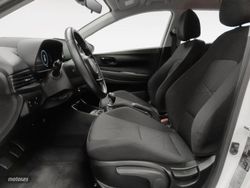 Hyundai Bayon 1.0 TGDI 48V Maxx 74 kW (100 CV) - Miniatura 11