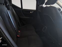 Volvo XC40 T2 Momentum Core Auto 95 kW (129 CV) - Miniatura 11