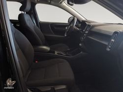 Volvo XC40 T2 Momentum Core Auto 95 kW (129 CV) - Miniatura 12