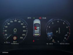 Volvo XC40 T2 Momentum Core Auto 95 kW (129 CV) - Miniatura 15