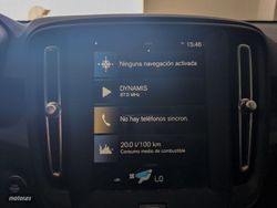 Volvo XC40 T2 Momentum Core Auto 95 kW (129 CV) - Miniatura 16