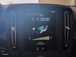 Volvo XC40 T2 Momentum Core Auto 95 kW (129 CV) - Miniatura 20