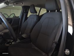 Volvo XC40 T2 Momentum Core Auto 95 kW (129 CV) - Miniatura 21