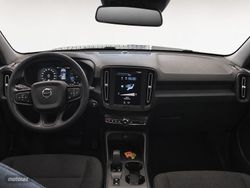 Volvo XC40 T2 Momentum Core Auto 95 kW (129 CV) - Miniatura 8