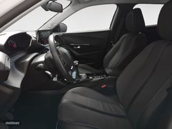Peugeot 2008 BlueHDi 110 Allure 81 kW (110 CV) - Miniatura 11