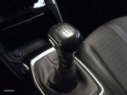 Peugeot 2008 BlueHDi 110 Allure 81 kW (110 CV) - Miniatura 15