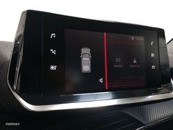 Peugeot 2008 BlueHDi 110 Allure 81 kW (110 CV) - Miniatura 20