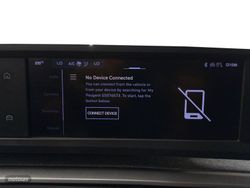 Peugeot 3008 Hybrid 145 Allure eDCS6 107 kW (145 CV) - Miniatura 18