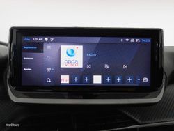 Peugeot 2008 PureTech 100 S&S Allure 75 kW (100 CV) - Miniatura 18