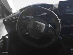 Peugeot 2008 BlueHDi 110 Allure Pack 81 kW (110 CV) - Miniatura 10