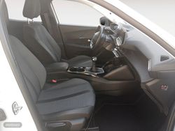 Peugeot 2008 BlueHDi 110 Allure Pack 81 kW (110 CV) - Miniatura 13