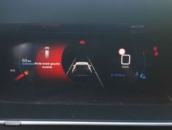 Peugeot 2008 BlueHDi 110 Allure Pack 81 kW (110 CV) - Miniatura 16