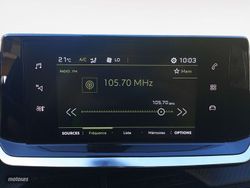 Peugeot 2008 BlueHDi 110 Allure Pack 81 kW (110 CV) - Miniatura 19