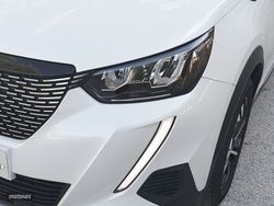 Peugeot 2008 BlueHDi 110 Allure Pack 81 kW (110 CV) - Miniatura 25