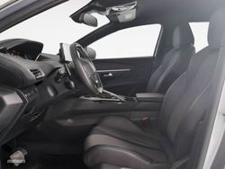 Peugeot 5008 Hybrid 1.2 Allure Pack eDCS6 100 kW (136 CV) - Miniatura 11