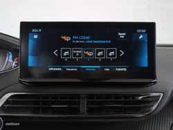 Peugeot 5008 Hybrid 1.2 Allure Pack eDCS6 100 kW (136 CV) - Miniatura 20