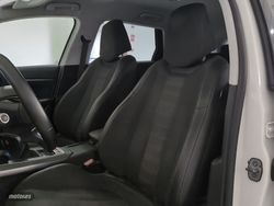 Peugeot 308 BlueHDi 130 S&S Allure Pack 96 kW (130 CV) - Miniatura 22