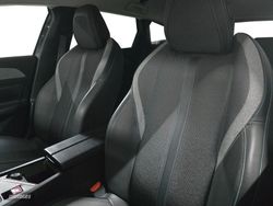 Peugeot 308 PureTech 130 S&S Allure 96 kW (130 CV) - Miniatura 22