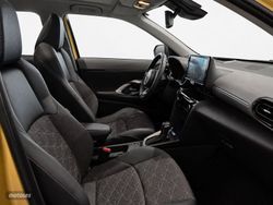 Toyota Yaris Cross 120H Business Plus 85 kW (116 CV) - Miniatura 12