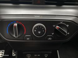 Hyundai Bayon 1.0 TGDI 48V Maxx 74 kW (100 CV) - Miniatura 21