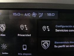 Peugeot 5008 Hybrid 1.2 Allure eDCS6 107 kW (145 CV) - Miniatura 19