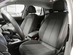 Audi Q2 Advanced 30 TDI 85 kW (116 CV) S tronic - Miniatura 23