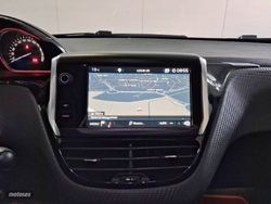 Peugeot 2008 1.2 PureTech 96KW (130CV) S&S GT Line - Miniatura 25