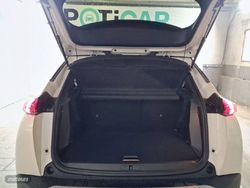 Peugeot 2008 Puretech 130 S&S BVM6 GT - Miniatura 6