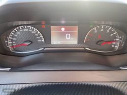 Peugeot 2008 BlueHDI 100 S&S BVM6 Allure - Miniatura 10