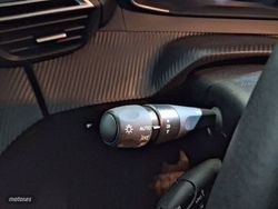 Peugeot 208 Gasolina 100 S&S 6 Vel. MAN Allure - Miniatura 9