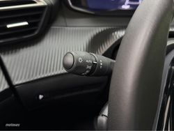 Peugeot 2008 Allure Hybrid 1.2 145CV eDCS6 MHEV - Miniatura 23