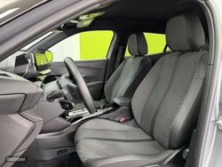 Peugeot 2008 Allure Hybrid 1.2 145CV eDCS6 MHEV - Miniatura 9