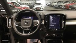 Volvo XC40 XC40 PLUS B3 MILD HYBRID GASOLINA - Miniatura 13