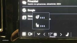 Volvo XC40 XC40 PLUS B3 MILD HYBRID GASOLINA - Miniatura 24