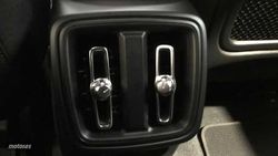 Volvo XC40 XC40 PLUS B3 MILD HYBRID GASOLINA - Miniatura 25