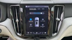 Volvo XC 60 2.0 T6 RECHARGE PLUS DARK AUTO 4WD 350 5P - Miniatura 19
