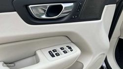 Volvo XC 60 2.0 T6 RECHARGE PLUS DARK AUTO 4WD 350 5P - Miniatura 28