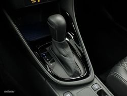 Toyota Yaris 1.5 VVT-I HYBRID STYLE 5P - Miniatura 10