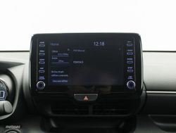 Toyota Yaris 1.5 VVT-I HYBRID STYLE 5P - Miniatura 12