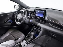 Toyota Yaris 1.5 VVT-I HYBRID STYLE 5P - Miniatura 15