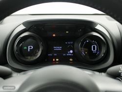 Toyota Yaris 1.5 VVT-I HYBRID STYLE 5P - Miniatura 9