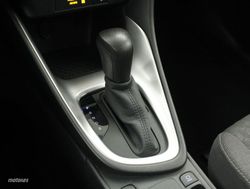 Toyota Yaris 1.5 VVT-I HEV BUSINESS PLUS 5P - Miniatura 10