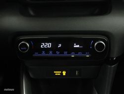 Toyota Yaris 1.5 VVT-I HEV BUSINESS PLUS 5P - Miniatura 11
