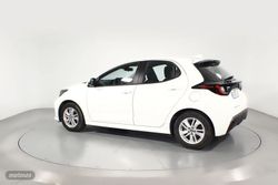 Toyota Yaris 1.5 VVT-I HEV BUSINESS PLUS 5P - Miniatura 18