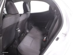 Toyota Yaris 1.5 VVT-I HEV BUSINESS PLUS 5P - Miniatura 26