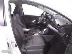 Toyota Yaris 1.5 VVT-I HEV BUSINESS PLUS 5P - Miniatura 5
