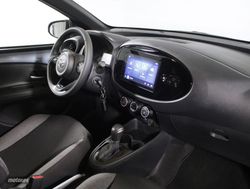 Toyota Aygo X Cross 1.0 VVT-I PLAY 5P - Miniatura 15
